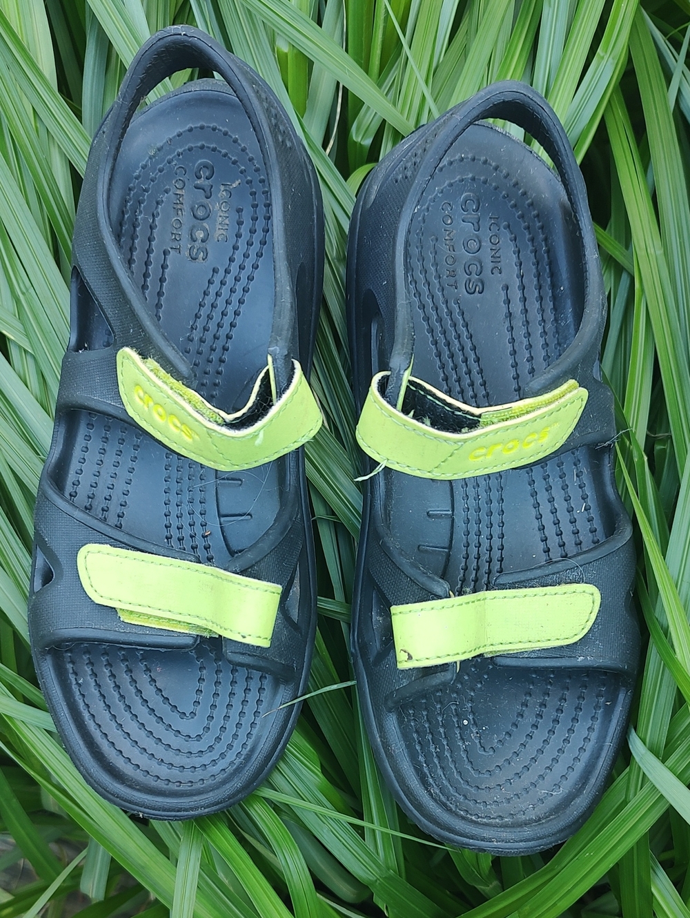 Crocs Unisex Kids Sports Sandals Brown Hook Loop Iconic Comfort Cut Out Size 8